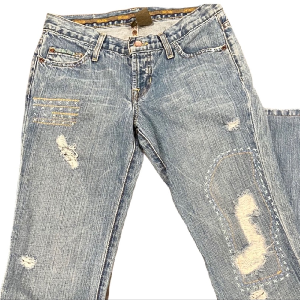 Switch USA Distressed Embroidered Jeans. EUC.Sz 27